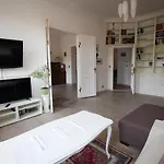 Апартаменти Center, Sunny Spacious Luxury! *