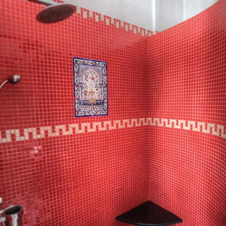 Center, Sunny Spacious Luxury! Lejlighed