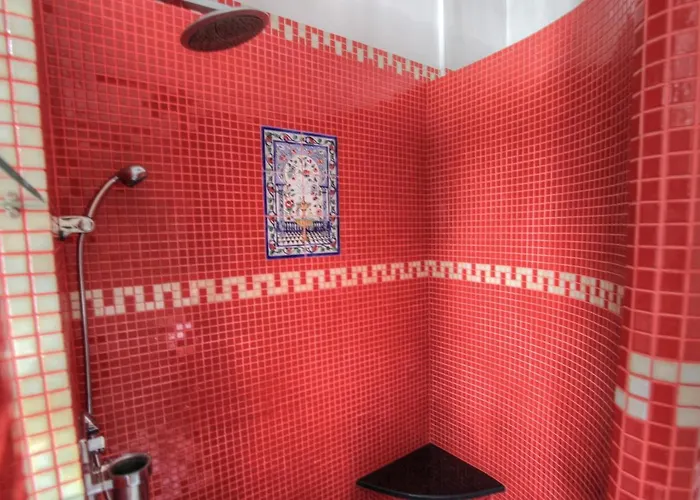 Center, Sunny Spacious Luxury! Apartmán