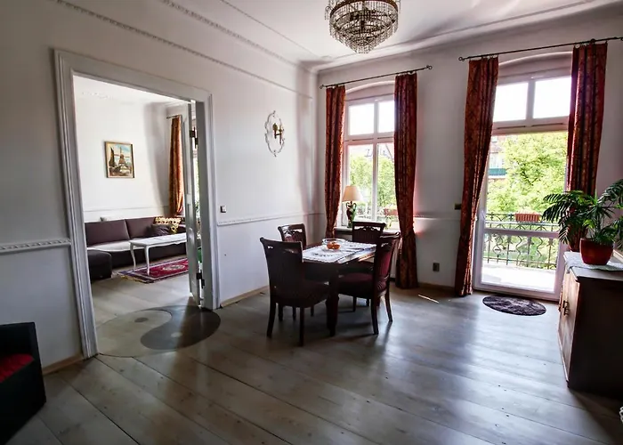 Center, Sunny Spacious Luxury! *